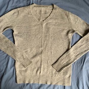Uniqlo soft light grey v neck sweater